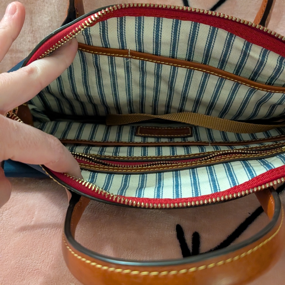 Vintage Dooney & Burke Classic Navy and Tan Women's Bag WAYFARER - Picture 6 of 7